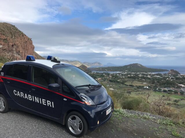 Carabinieri VULCANO isole eolie
