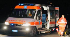 Tragedia a Capo d’Orlando: scooter fuori strada nella notte, muore un 18enne. Grave un altro giovane