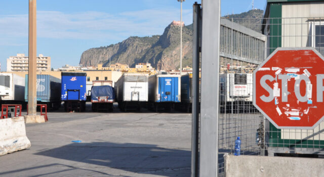Finito lo sciopero degli autotrasportatori in Sicilia, ma in Campania e Calabria prosegue fino al 27